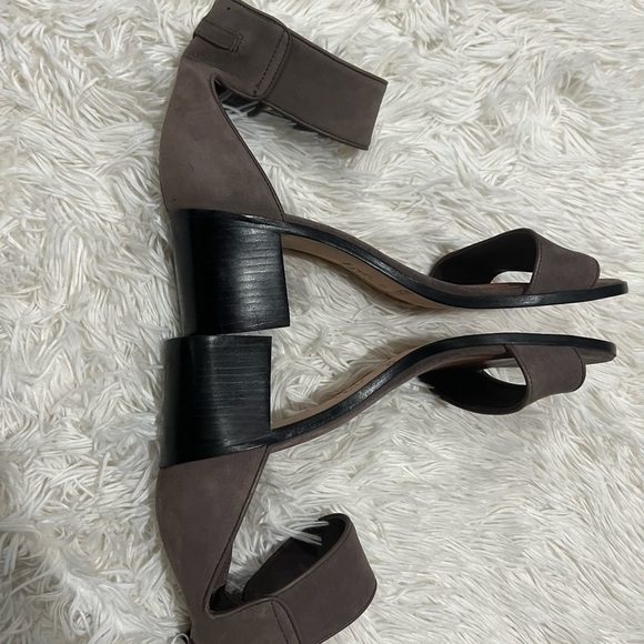 Bernardo Block Heel sandal - size 9.5 - Picture 4 of 8